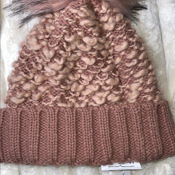 NWT Free People Wool Blend Mauve Cozy Knit Beanie w/Faux Fur Pom Pom Great gift. - Picture 2 of 5
